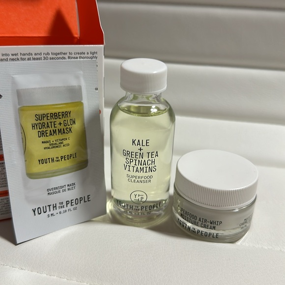 Youth To The People Cleanse & Hydrate Skincare - Picture 4 of 4